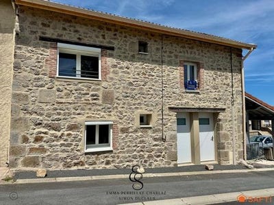 /international/fr/saint-bonnet-le-froid-auvergne-310100498693/