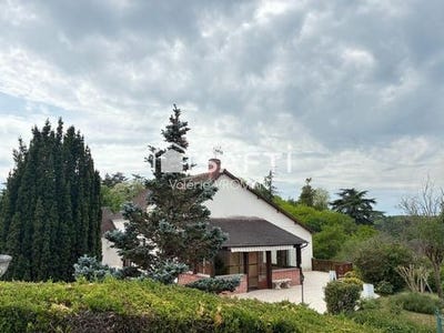 /international/fr/monthou-sur-cher-centre-val-de-loire-310108247362/