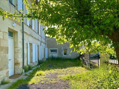 /international/fr/fronsac-aquitaine-310107414999/