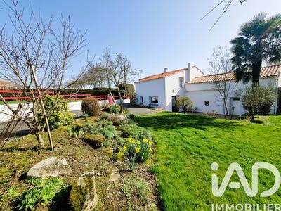 /international/fr/les-herbiers-pays-de-la-loire-310107670805/