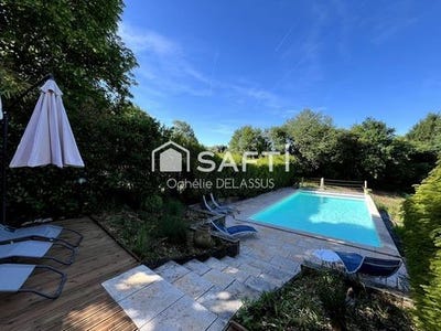 /international/fr/uzerche-limousin-310108007320/