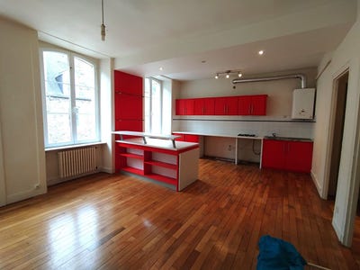 /international/fr/fougeres-brittany-310109439569/
