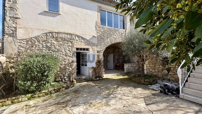 /international/fr/saint-jean-de-maruejols-et-avejan-languedoc-roussillon-310107177512/