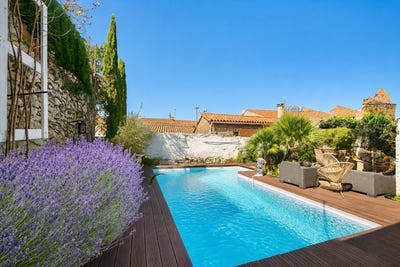 /international/fr/carcassonne-languedoc-roussillon-310107559854/