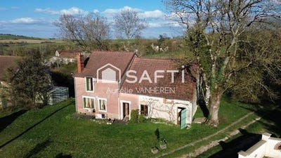 /international/fr/saint-amand-en-puisaye-burgundy-310109384053/