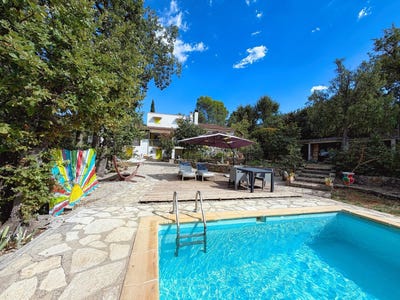 /international/fr/lorgues-provence-alpes-cote-d-azur-310110394516/