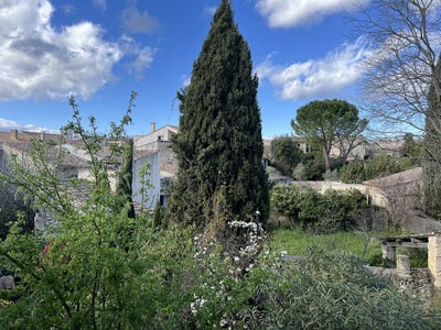 /international/fr/uzes-aquitaine-310105775486/