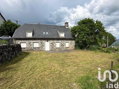 /international/fr/egliseneuve-d-entraigues-auvergne-310101467579/?lang=id