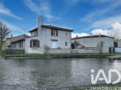 /international/fr/la-greve-sur-mignon-charente-310105819336/