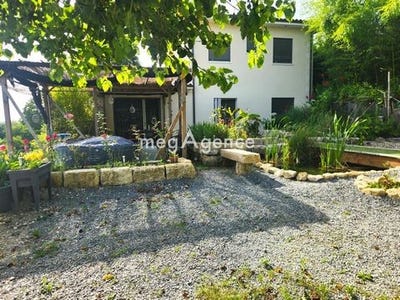 /international/fr/cubzac-les-ponts-aquitaine-120097558671/?lang=zh-tw