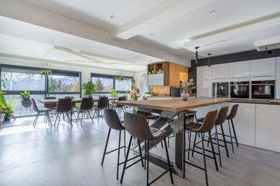/international/fr/la-roche-blanche-auvergne-310106138369/