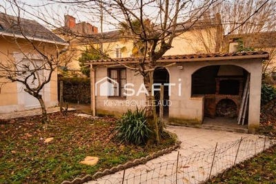 /international/fr/parthenay-charente-310105102483/