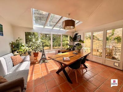 /international/fr/avernes-ile-de-france-310100857129/