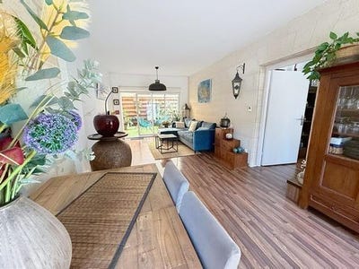 /international/fr/latresne-aquitaine-310108487713/