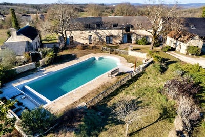 /international/fr/salignac-eyvigues-aquitaine-310102912537/
