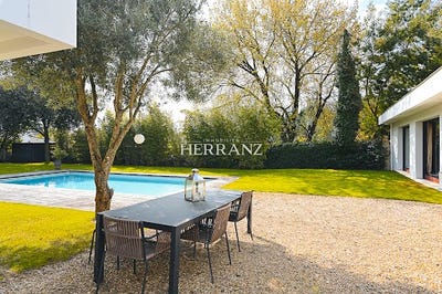 /international/fr/bruges-aquitaine-310098442028/