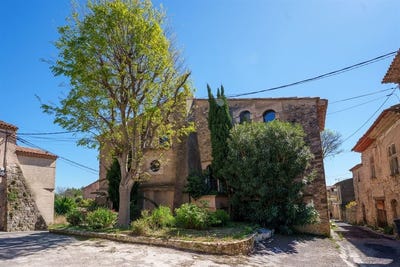 /international/fr/montpeyroux-languedoc-roussillon-310105265913/