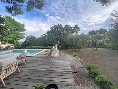 /international/fr/villeneuve-les-avignon-languedoc-roussillon-310110293117/