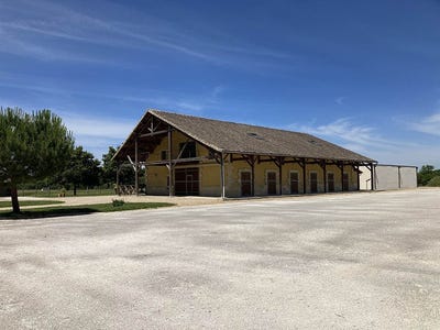 /international/fr/montpon-menesterol-aquitaine-310107979506/