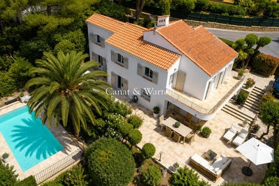 /international/fr/saint-raphael-provence-alpes-cote-d-azur-310110377449/