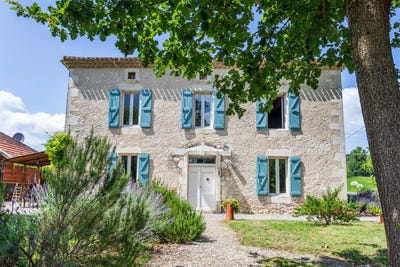 /international/fr/lauzerte-midi-pyrenees-310107839811/