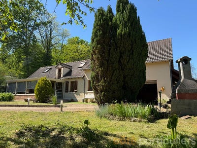 /international/fr/saint-bonnet-troncais-auvergne-310107709796/