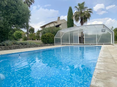 /international/fr/uzes-aquitaine-310108436301/