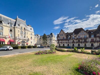 /international/fr/cabourg-la-basse-normandie-310108553829/