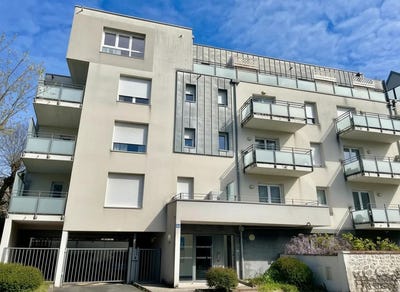 /international/fr/tours-centre-val-de-loire-310107709383/
