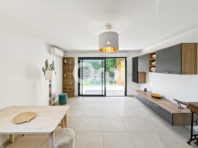 /international/fr/cogolin-provence-alpes-cote-d-azur-310108325390/
