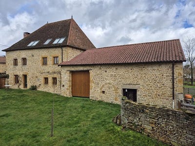 /international/fr/paray-le-monial-burgundy-310105828144/