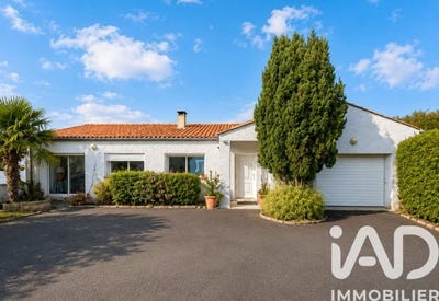/international/fr/champcevinel-aquitaine-310105296625/
