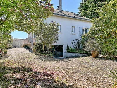 /international/fr/blere-centre-val-de-loire-310107972254/