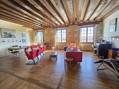 /international/fr/22-rue-voltaire-chinon-centre-val-de-loire-310098923317/