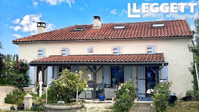 /international/fr/saint-georges-des-agouts-charente-310108555083/