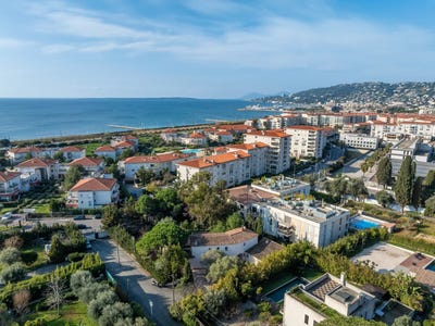 /international/fr/juan-les-pins-hh-15754870-juan-les-pins-provence-alpes-cote-d-azur-310100955553/