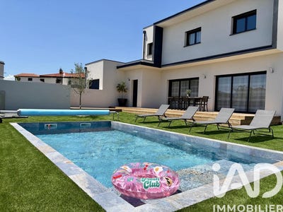 /international/fr/pollestres-languedoc-roussillon-310108699821/