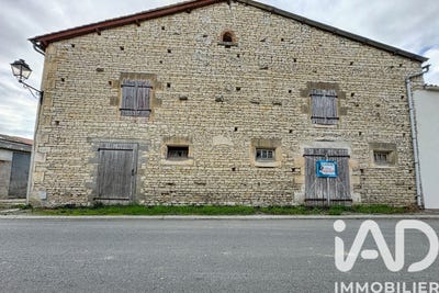 /international/fr/la-greve-sur-mignon-charente-310103636207/