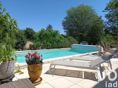/international/fr/chambonas-rhone-310108046213/