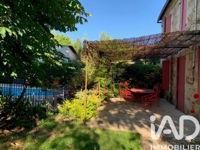/international/fr/terrasson-lavilledieu-aquitaine-310106065219/