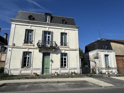 /international/fr/chalais-charente-310102787531/?lang=th