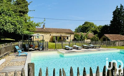 /international/fr/salon-provence-alpes-cote-d-azur-310100227634/