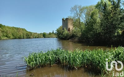 /international/fr/chateaumeillant-centre-val-de-loire-310099424357/?lang=en