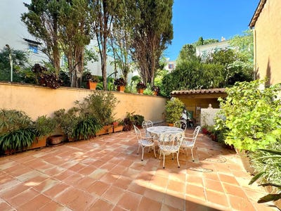/international/fr/grimaud-provence-alpes-cote-d-azur-310100708037/