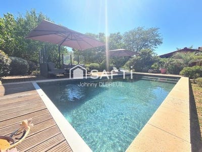 /international/fr/carnoules-provence-alpes-cote-d-azur-310100877852/