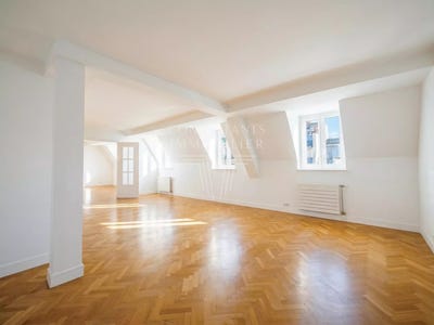 /international/fr/paris-16th-paris-310109245727/