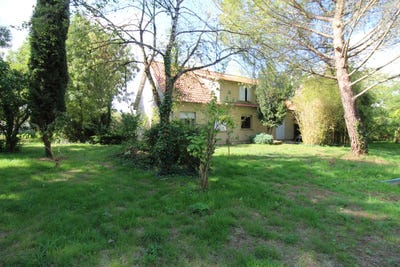 /international/fr/saint-hilaire-la-palud-charente-310105775353/
