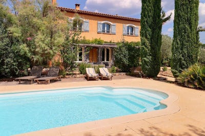 /international/fr/carces-hh-15486569-carces-provence-alpes-cote-d-azur-310100954698/