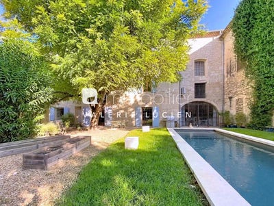 /international/fr/tarascon-provence-alpes-cote-d-azur-310108865441/