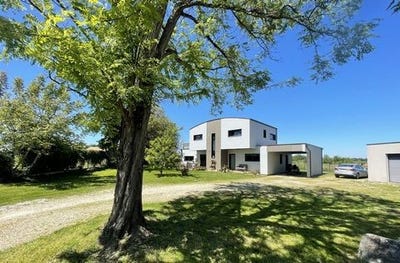 /international/fr/saintes-charente-120093017239/